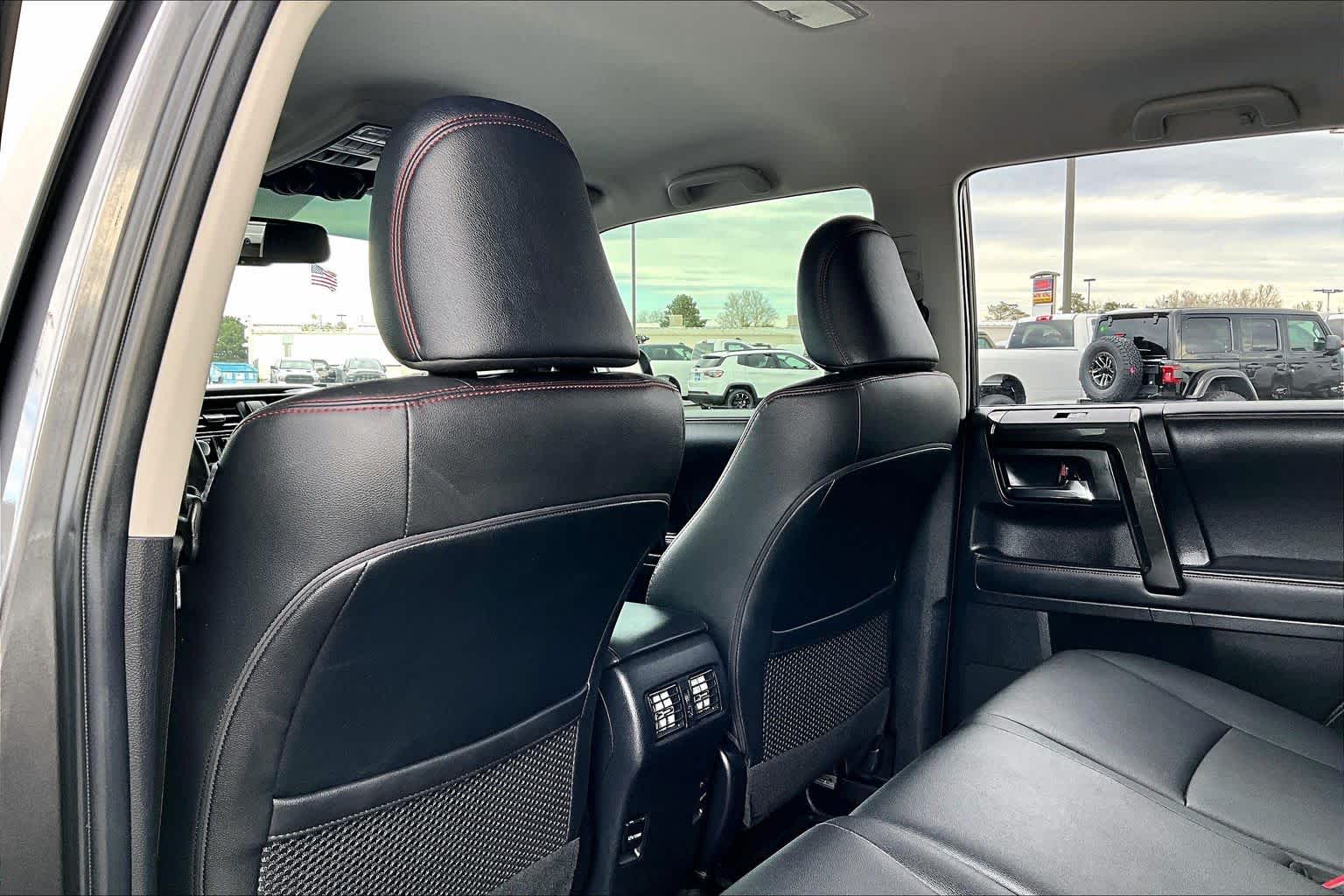 Thumbnail: 2019 Toyota 4Runner - 12