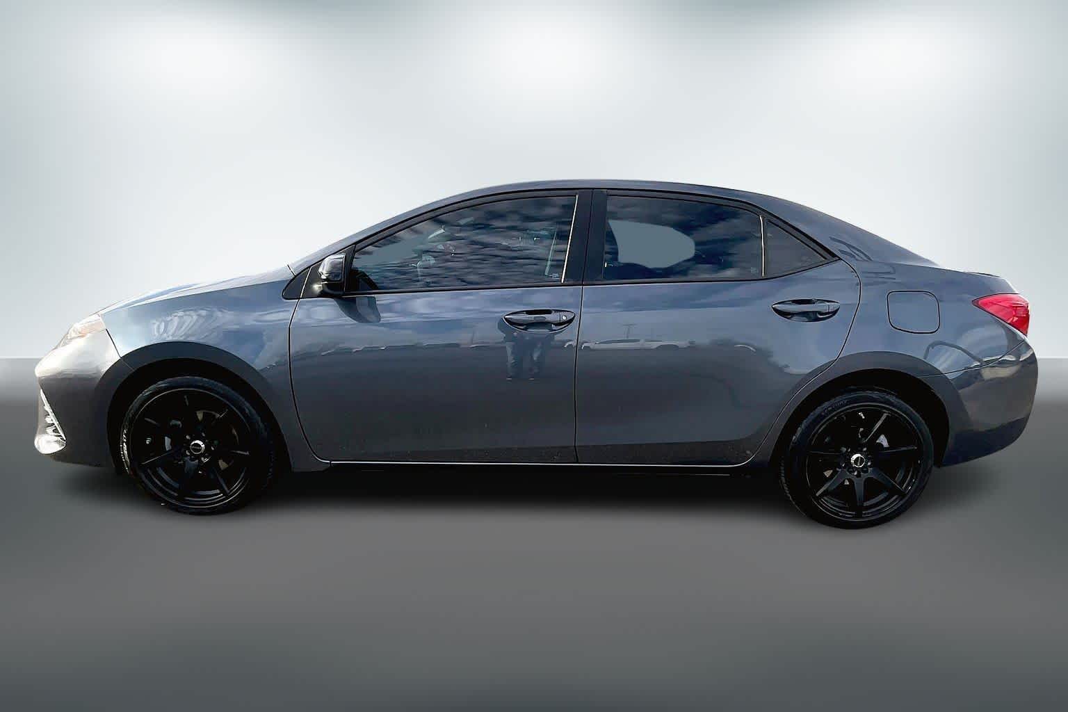 Thumbnail: 2017 Toyota Corolla - 3