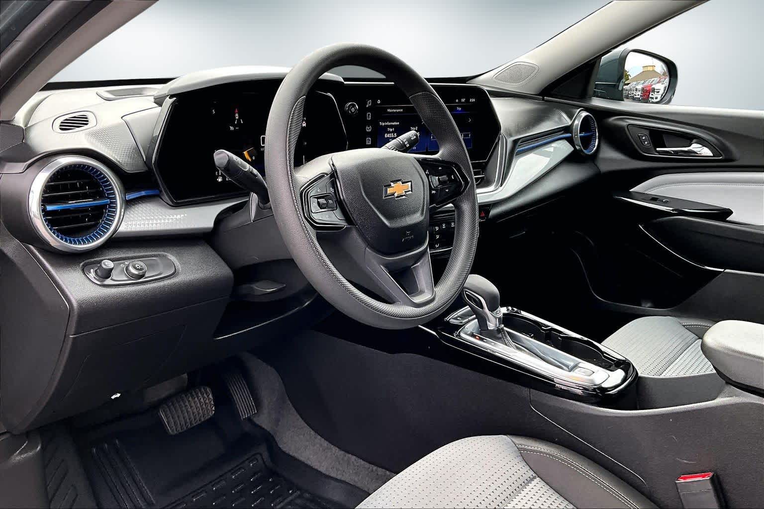 Thumbnail: 2025 Chevrolet Trax - 2