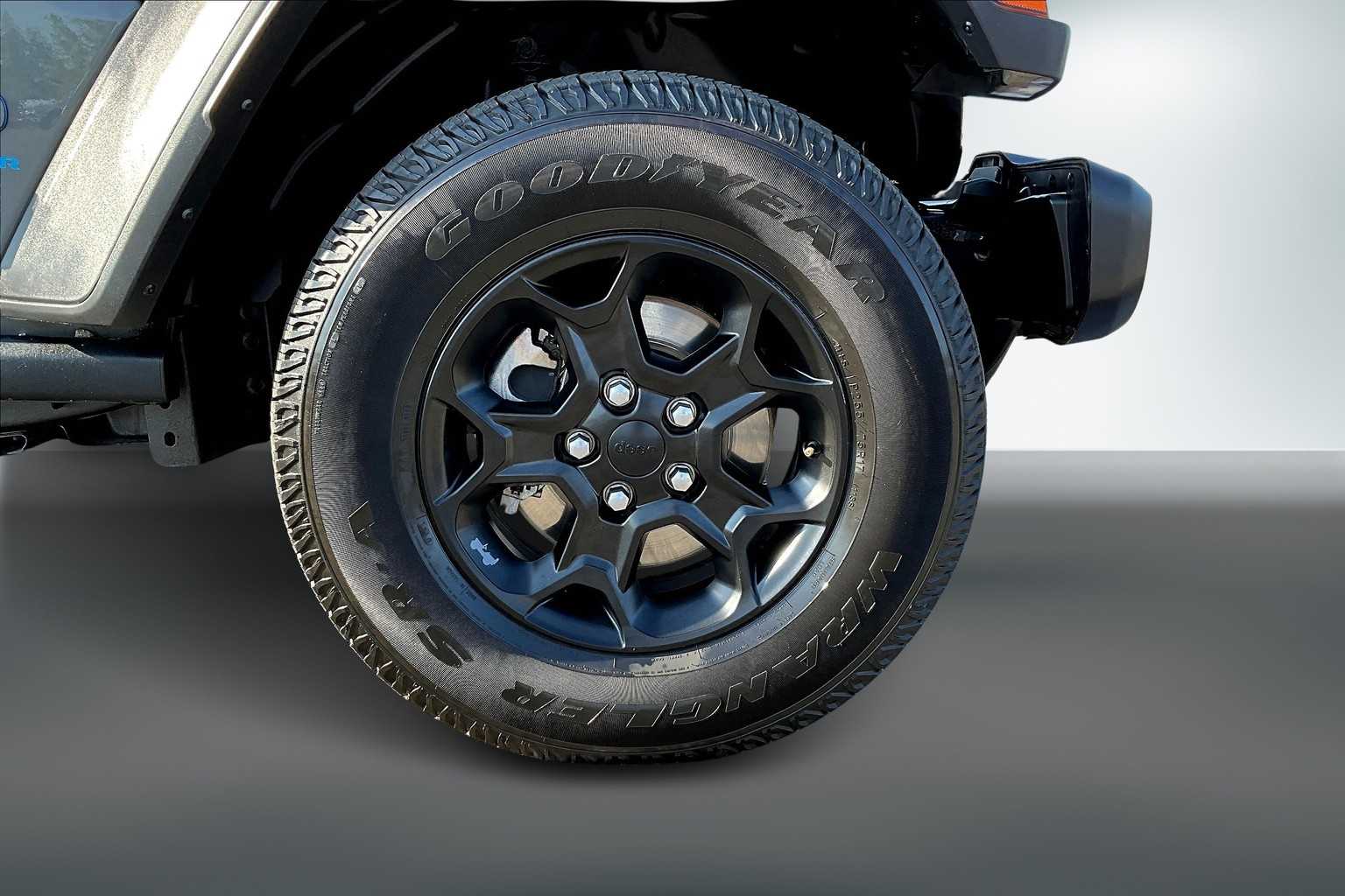 Thumbnail: 2023 Jeep Wrangler - 34