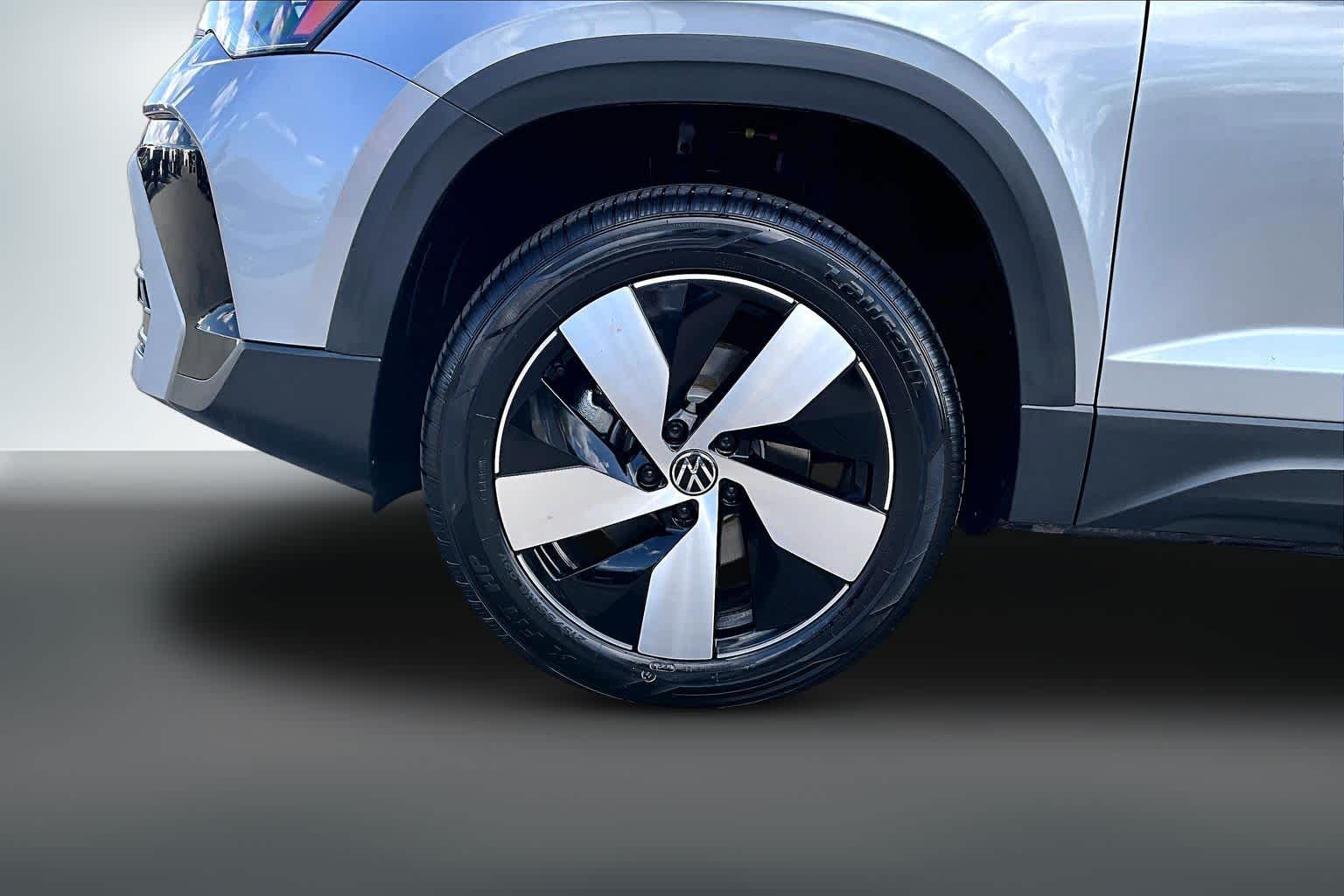 Thumbnail: 2025 Volkswagen Taos - 8