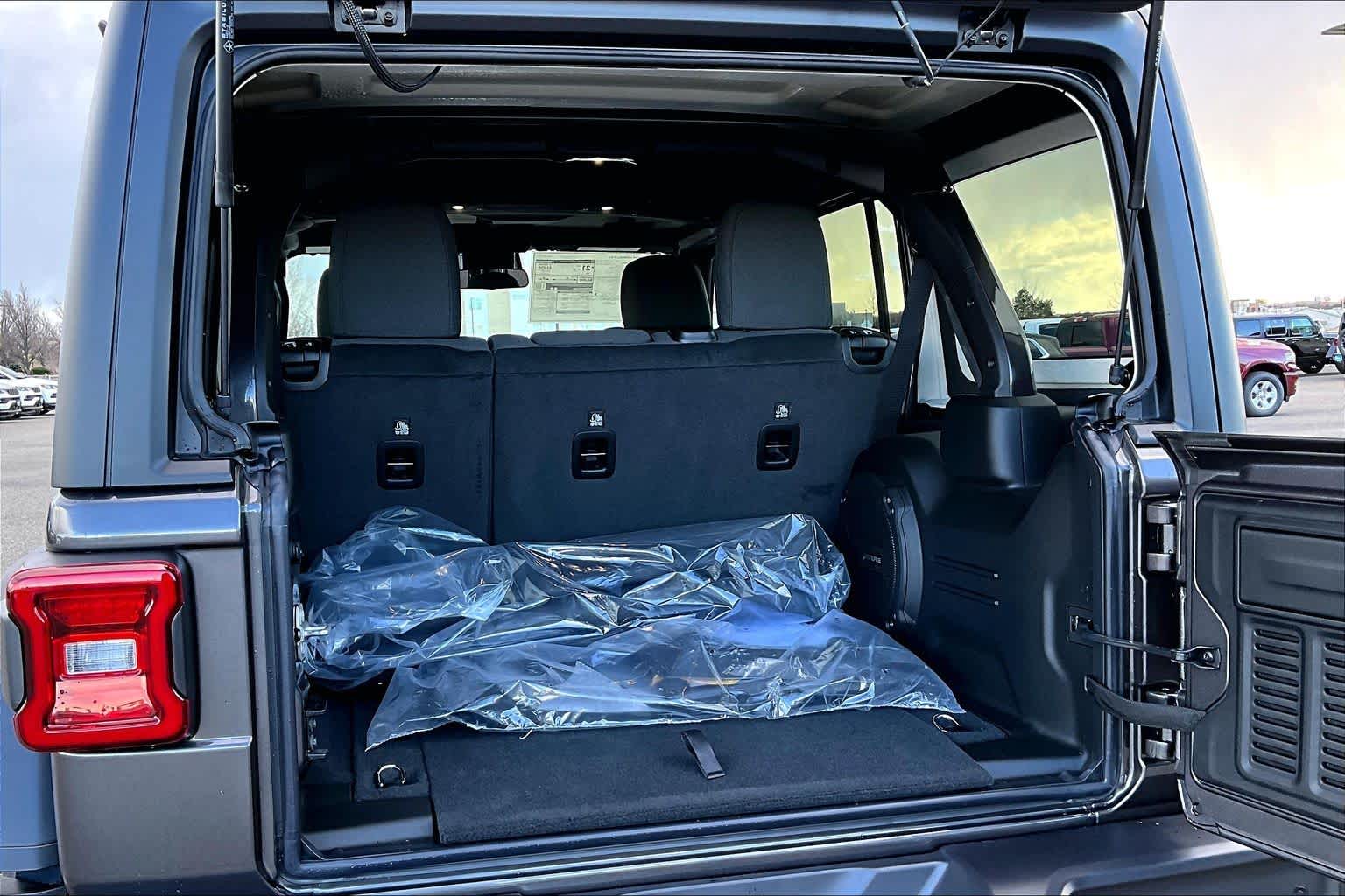 Thumbnail: 2026 Jeep Wrangler - 19