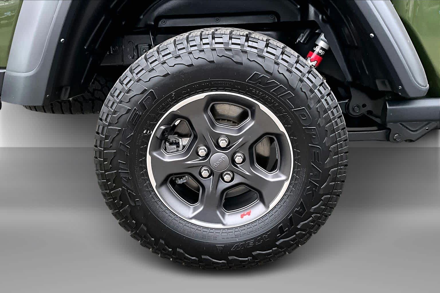 Thumbnail: 2021 Jeep Gladiator - 36