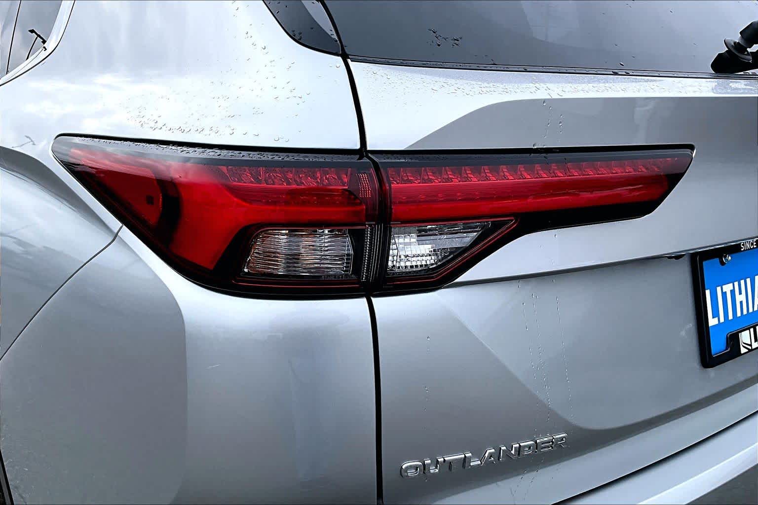 Thumbnail: 2024 Mitsubishi Outlander - 34