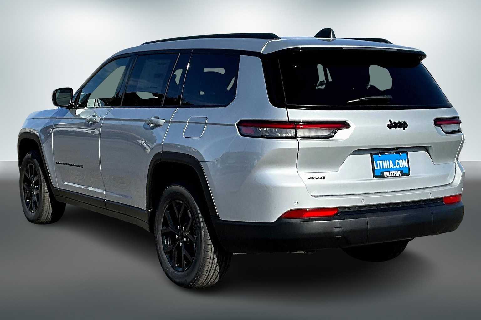 Thumbnail: 2025 Jeep Grand Cherokee - 4