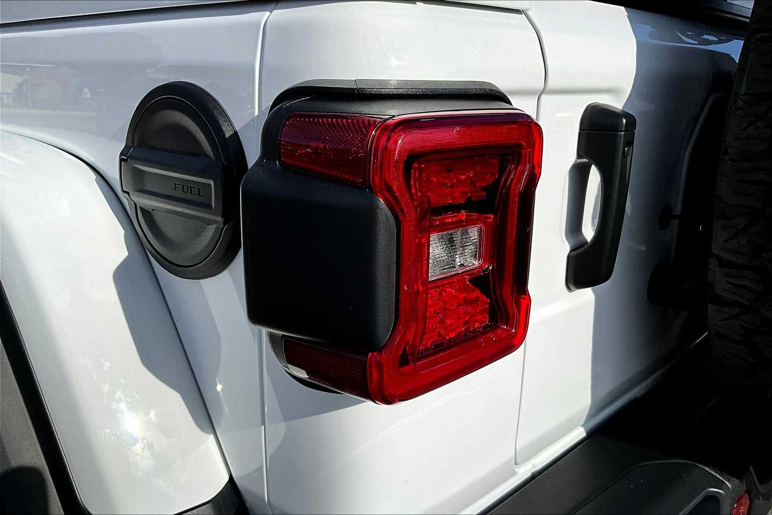 Thumbnail: 2024 Jeep Wrangler - 32