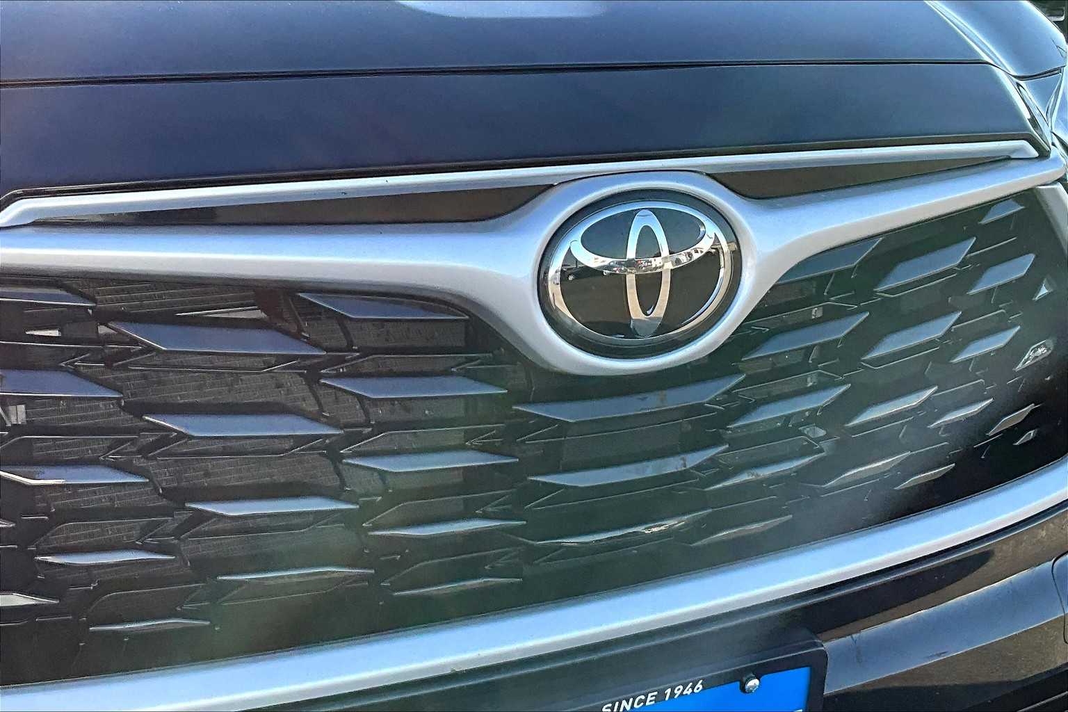 Thumbnail: 2024 Toyota Highlander - 34