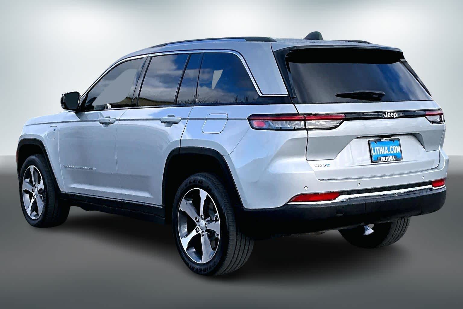 Thumbnail: 2023 Jeep Grand Cherokee - 4