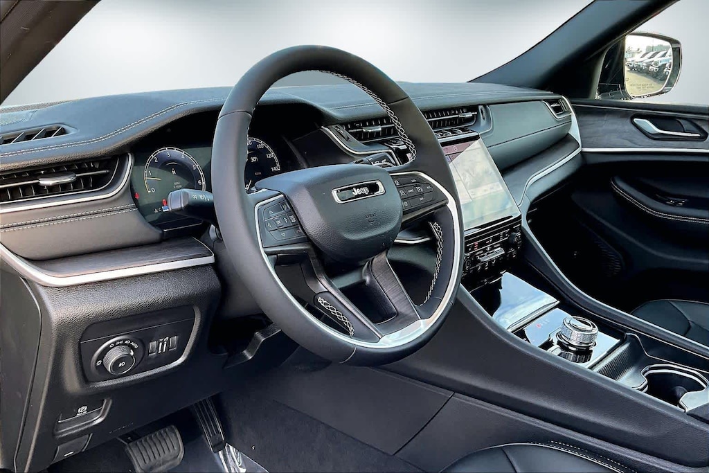 New 2025 Jeep Grand Cherokee LIMITED 4X4 Sport Utility