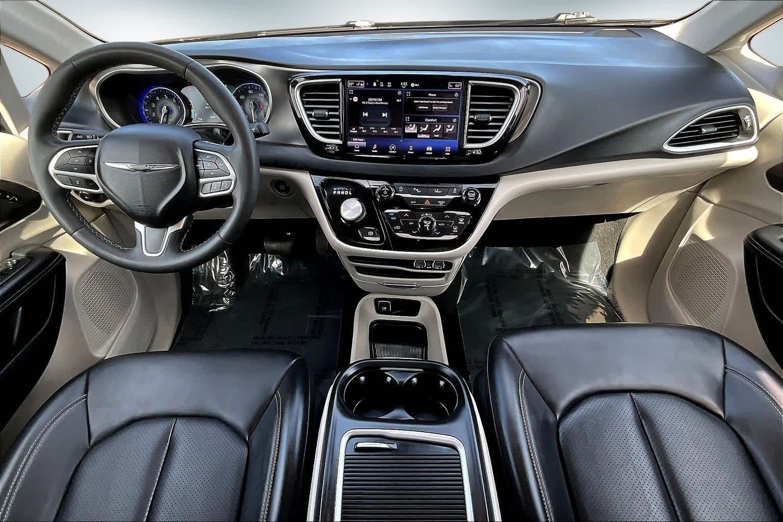 Thumbnail: 2023 Chrysler Pacifica - 9