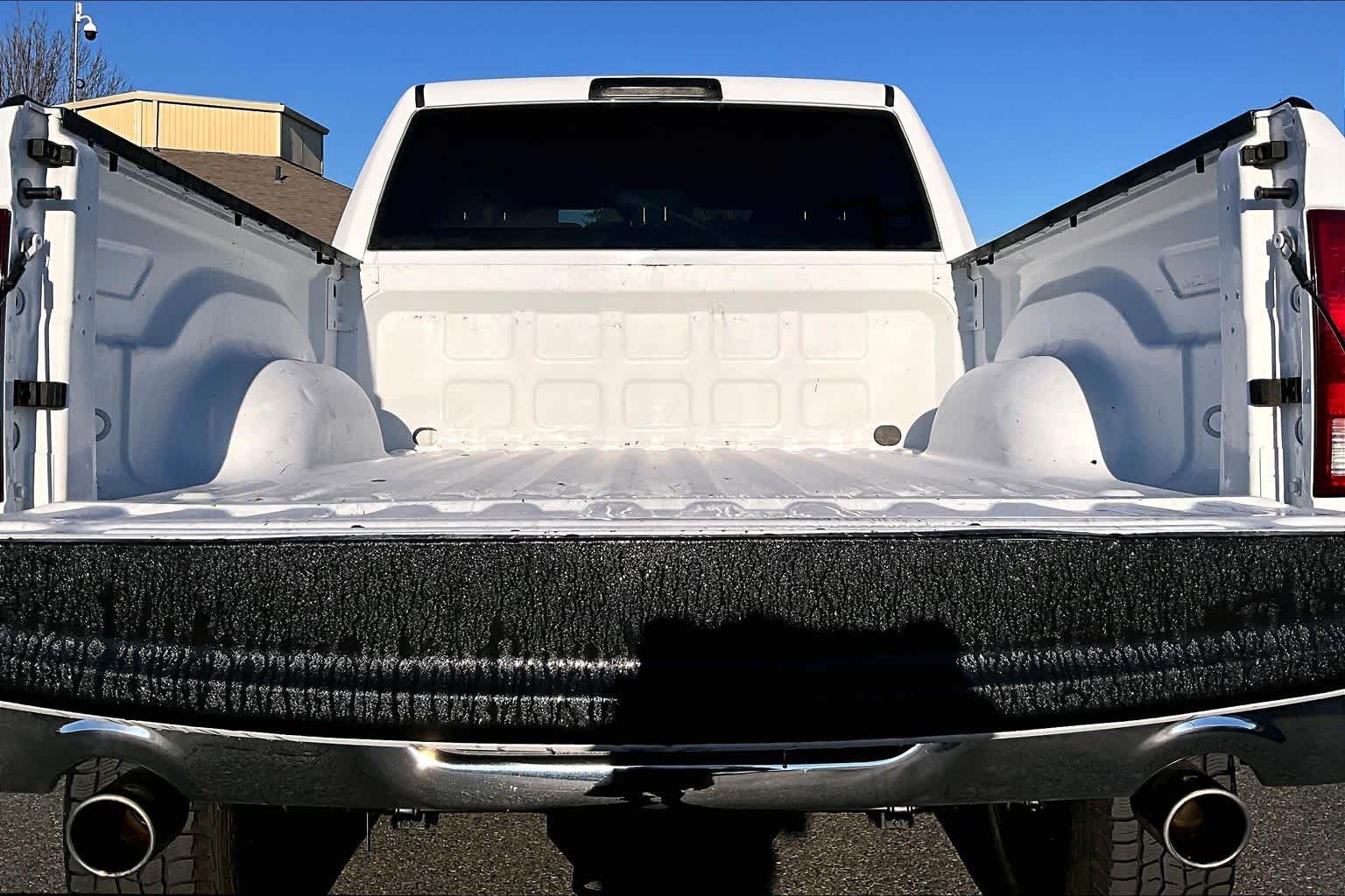 Thumbnail: 2021 RAM 1500 Classic - 17
