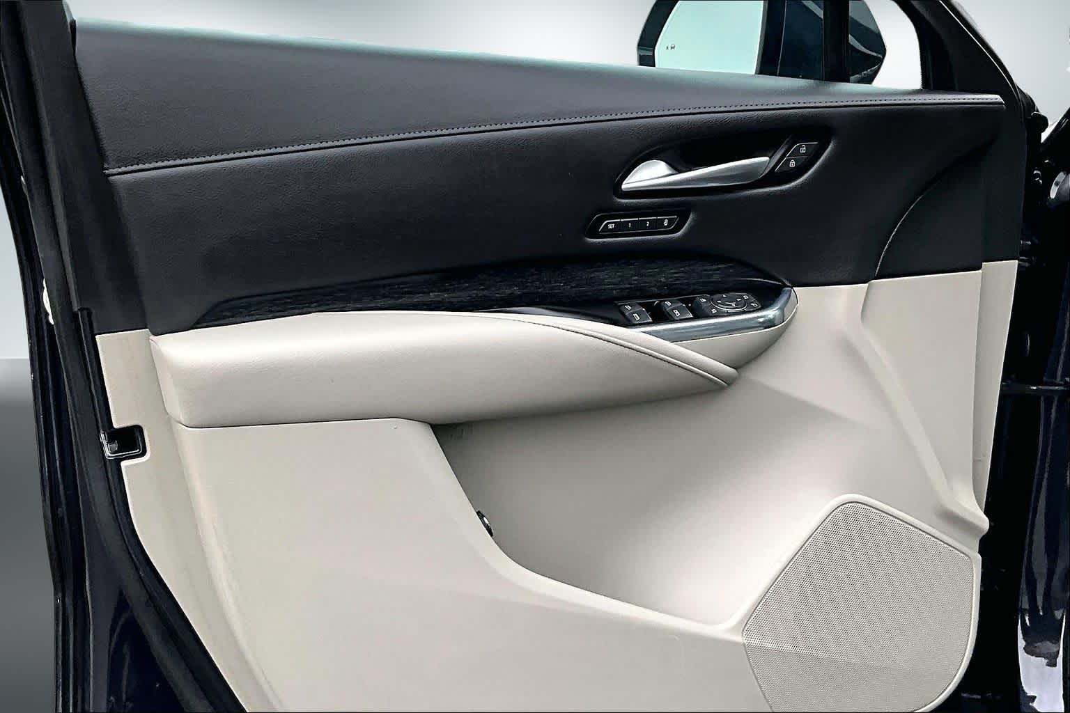 Thumbnail: 2023 Cadillac XT4 - 27