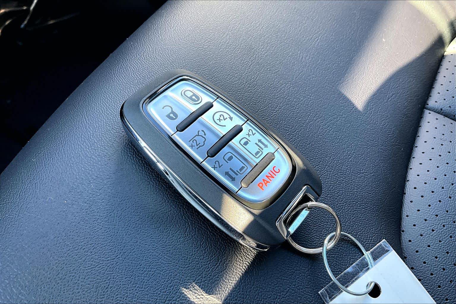 Thumbnail: 2026 Chrysler Voyager - 20