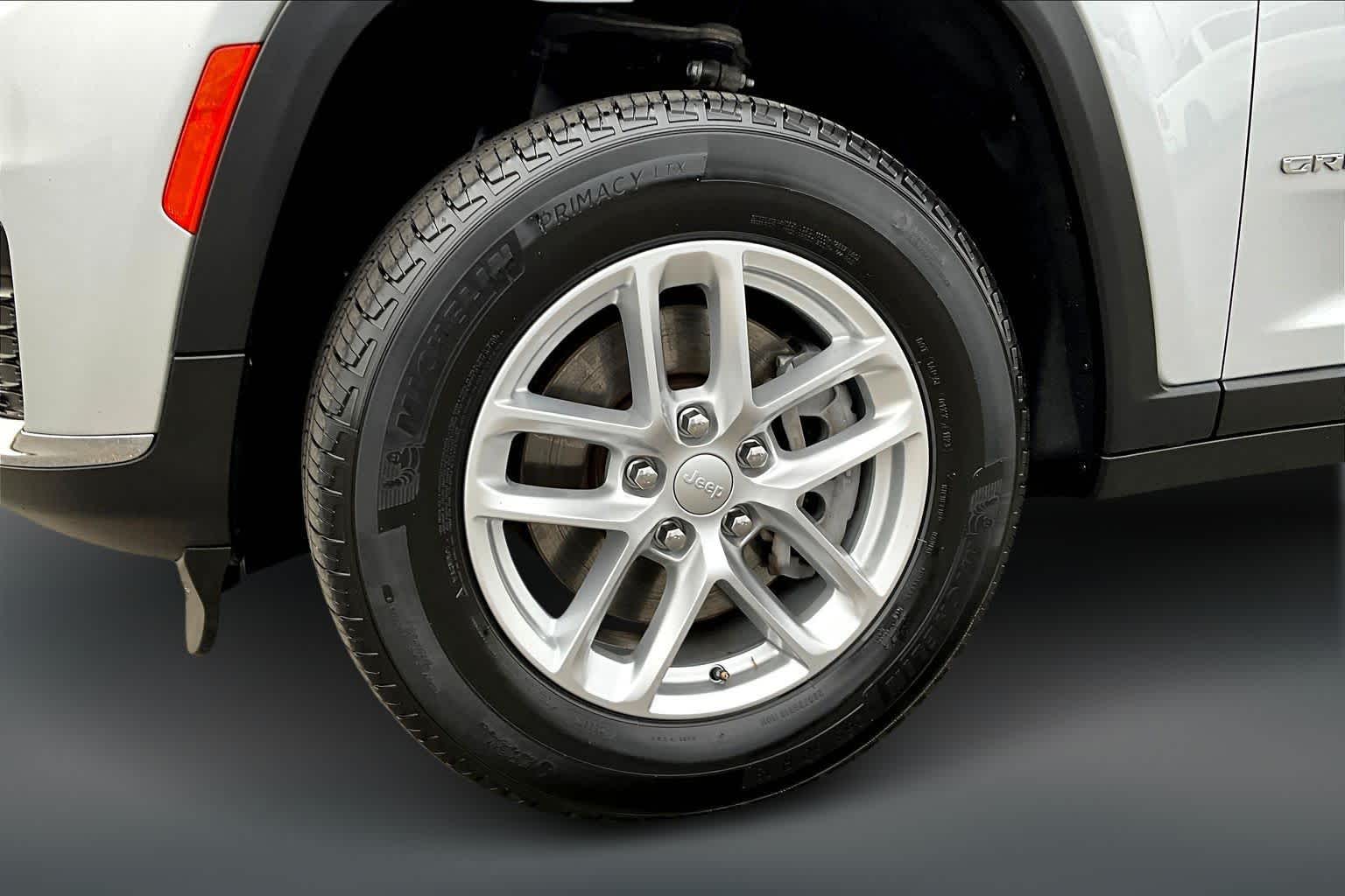 Thumbnail: 2023 Jeep Grand Cherokee - 8