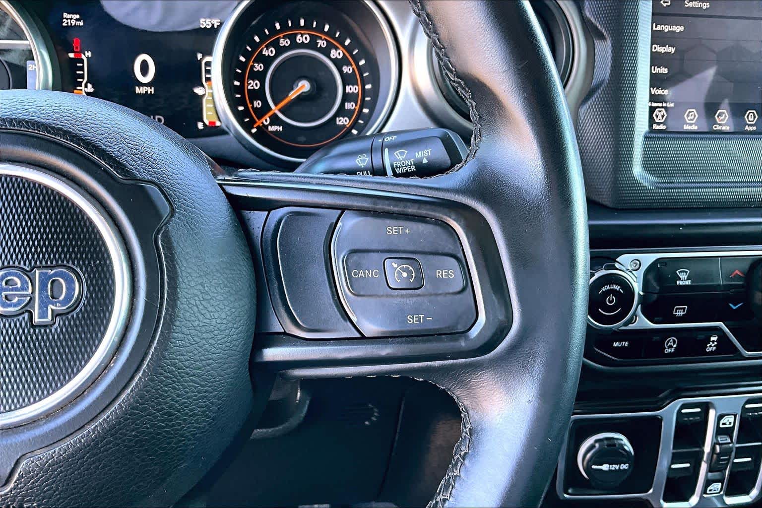 Thumbnail: 2021 Jeep Gladiator - 24