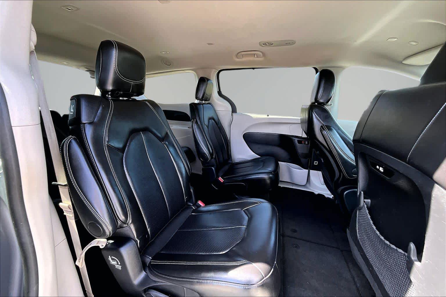 Thumbnail: 2024 Chrysler Pacifica - 30