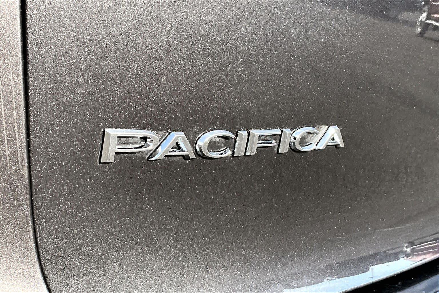 Thumbnail: 2023 Chrysler Pacifica - 7