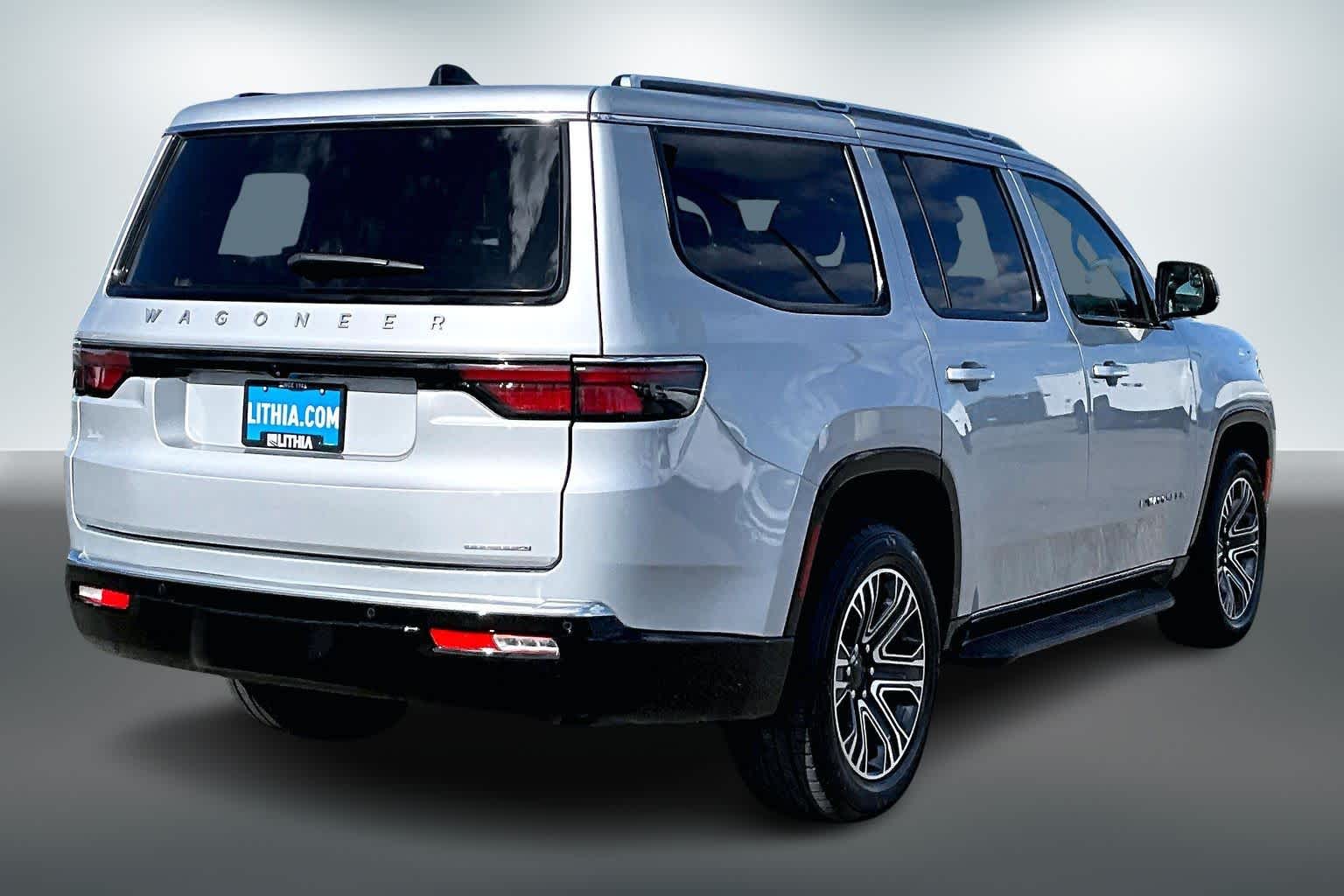 Thumbnail: 2024 Jeep Wagoneer - 22