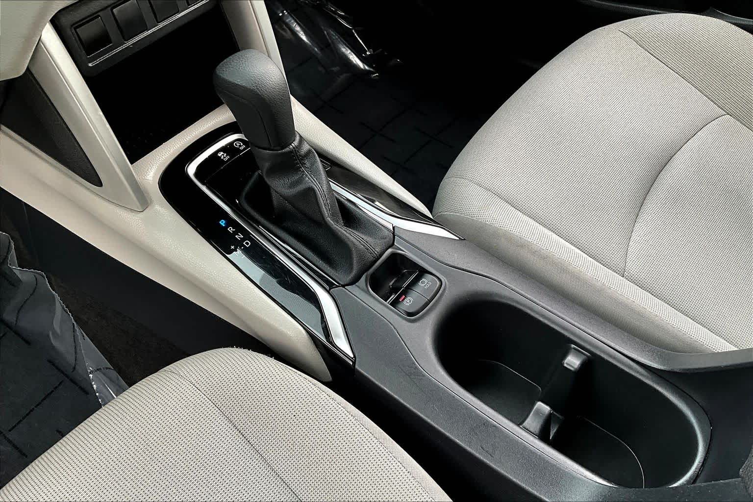 Thumbnail: 2024 Toyota Corolla Cross - 16