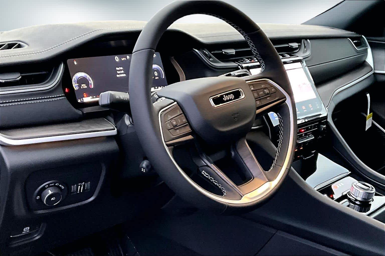 Thumbnail: 2025 Jeep Grand Cherokee - 2