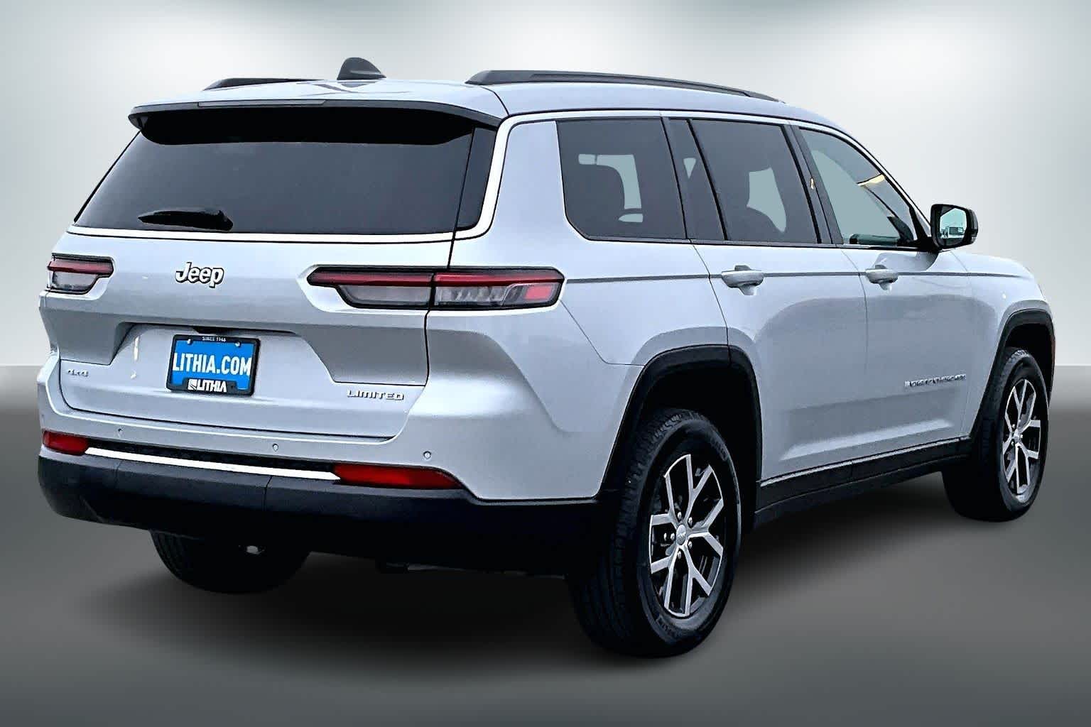 Thumbnail: 2024 Jeep Grand Cherokee L - 22