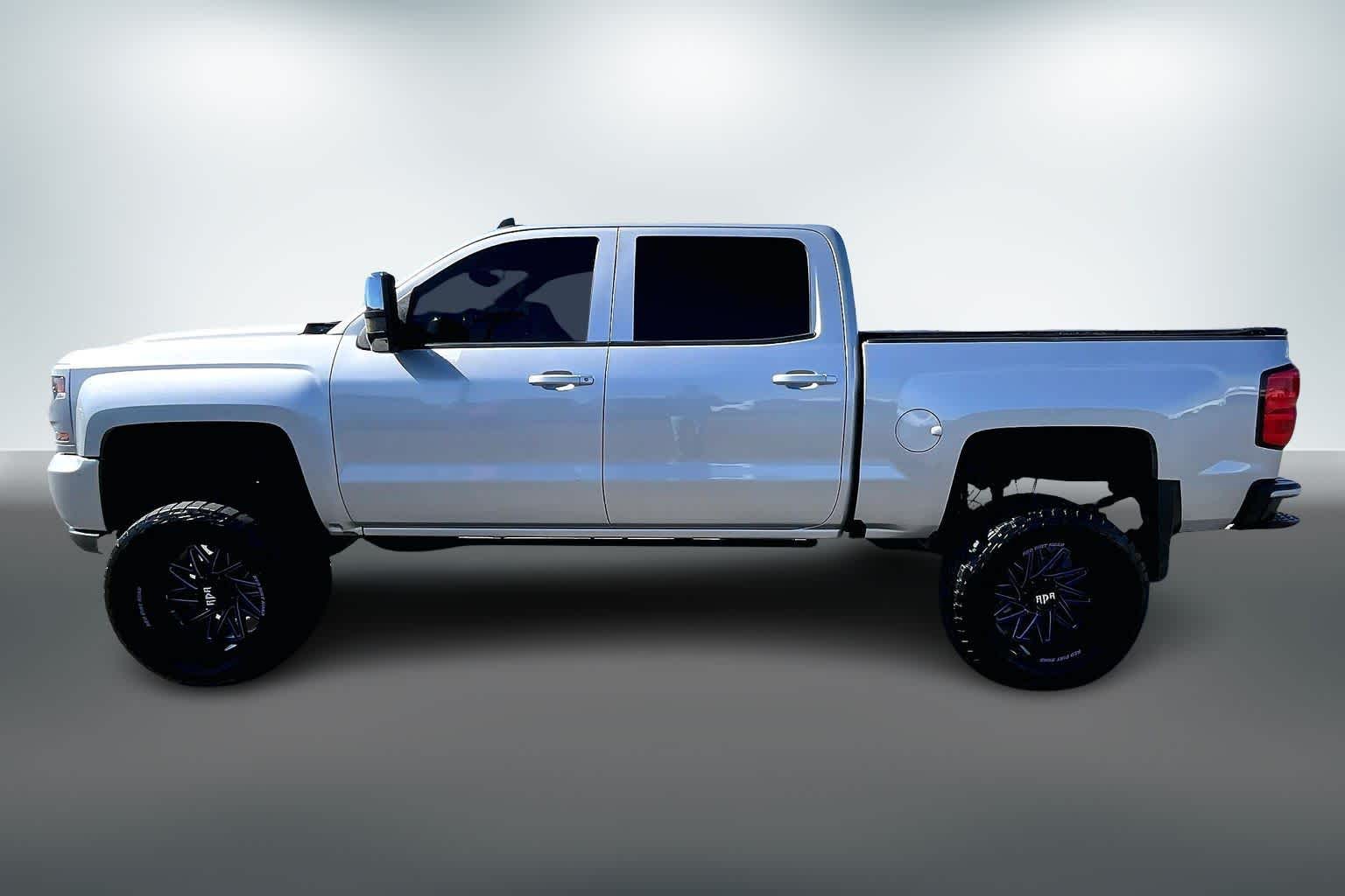 Thumbnail: 2018 Chevrolet Silverado 1500 - 3