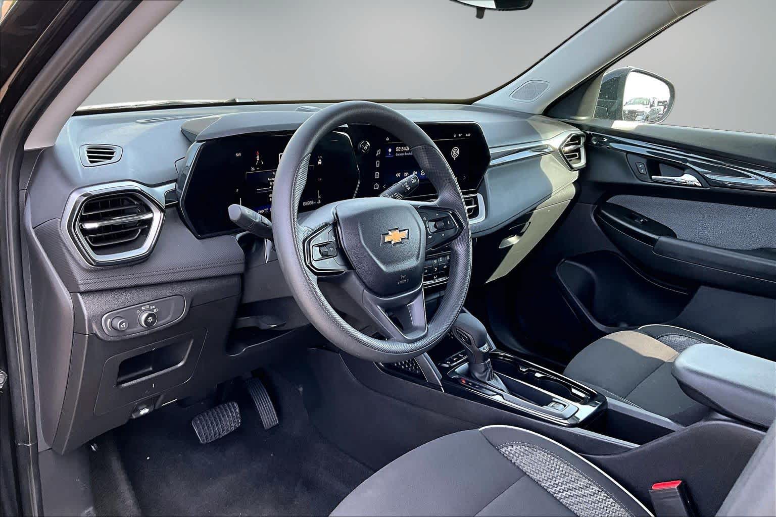 Thumbnail: 2024 Chevrolet TrailBlazer - 2