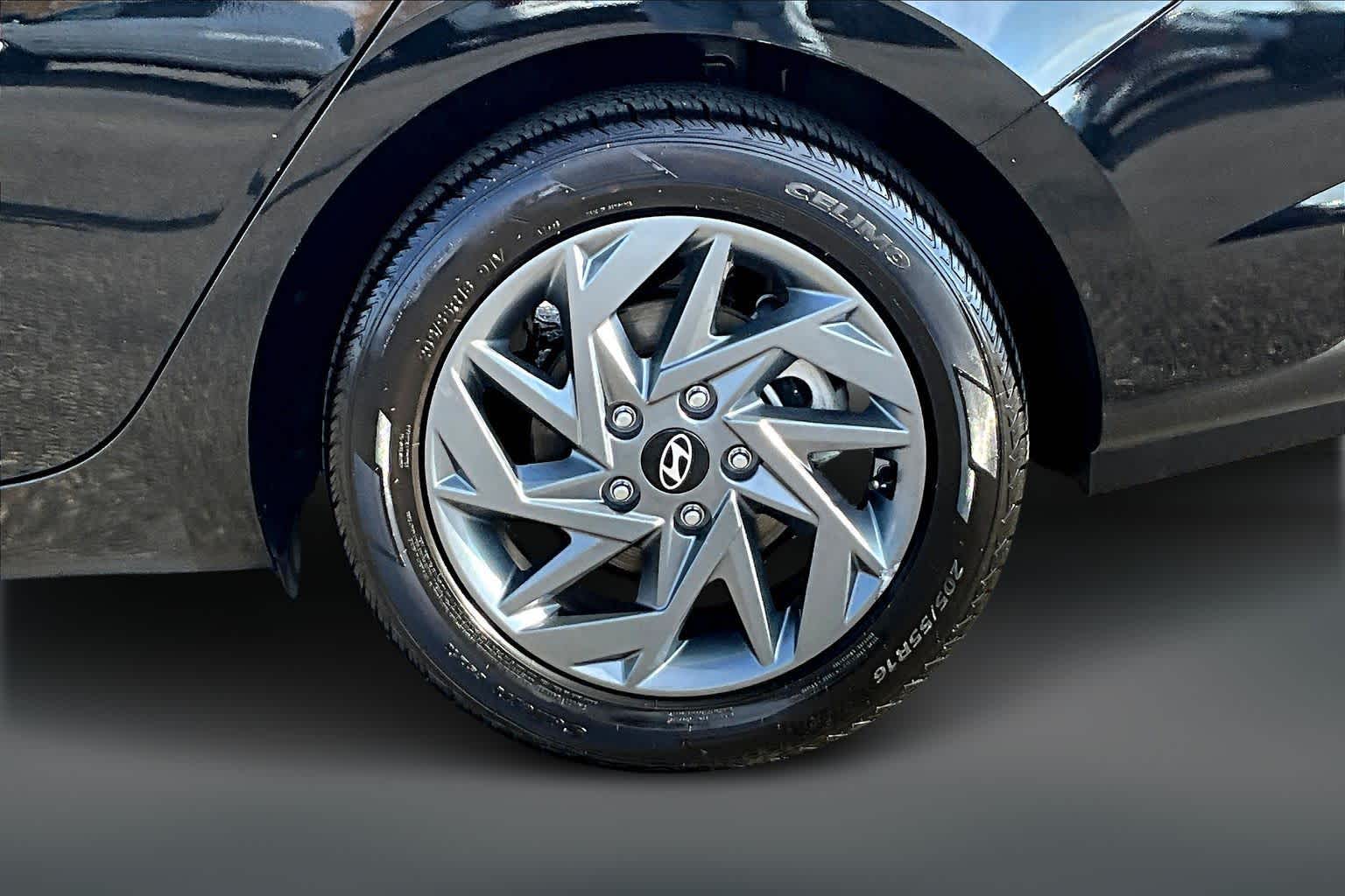 Thumbnail: 2024 Hyundai Elantra - 37