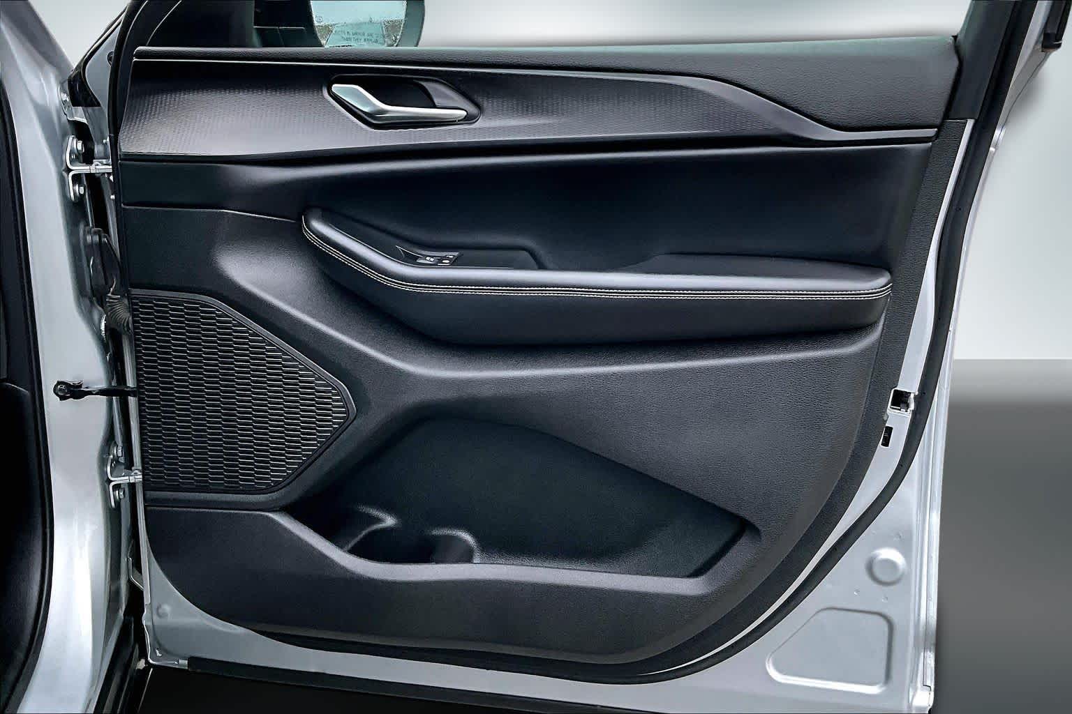 Thumbnail: 2024 Jeep Grand Cherokee L - 28