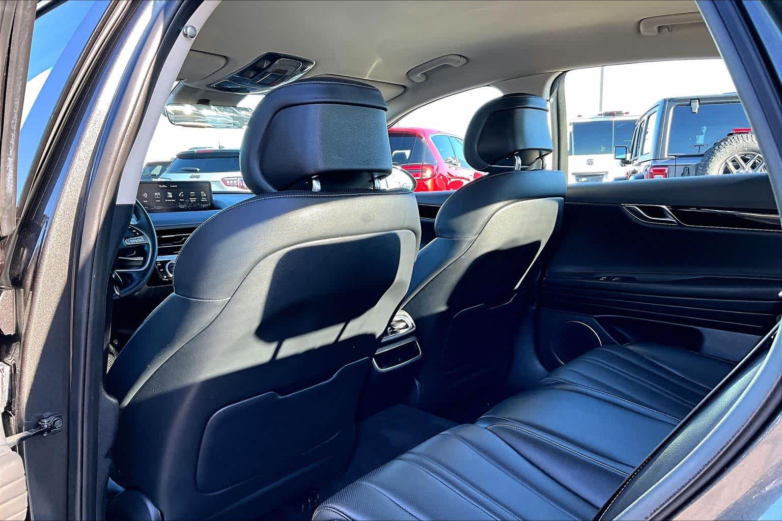 Thumbnail: 2023 Genesis G80 - 12