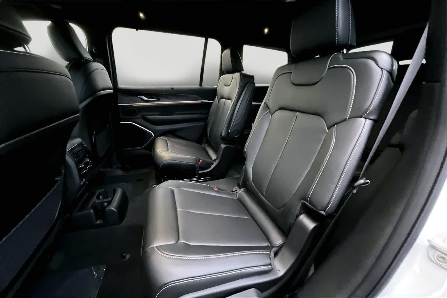 Thumbnail: 2025 Jeep Grand Cherokee - 13