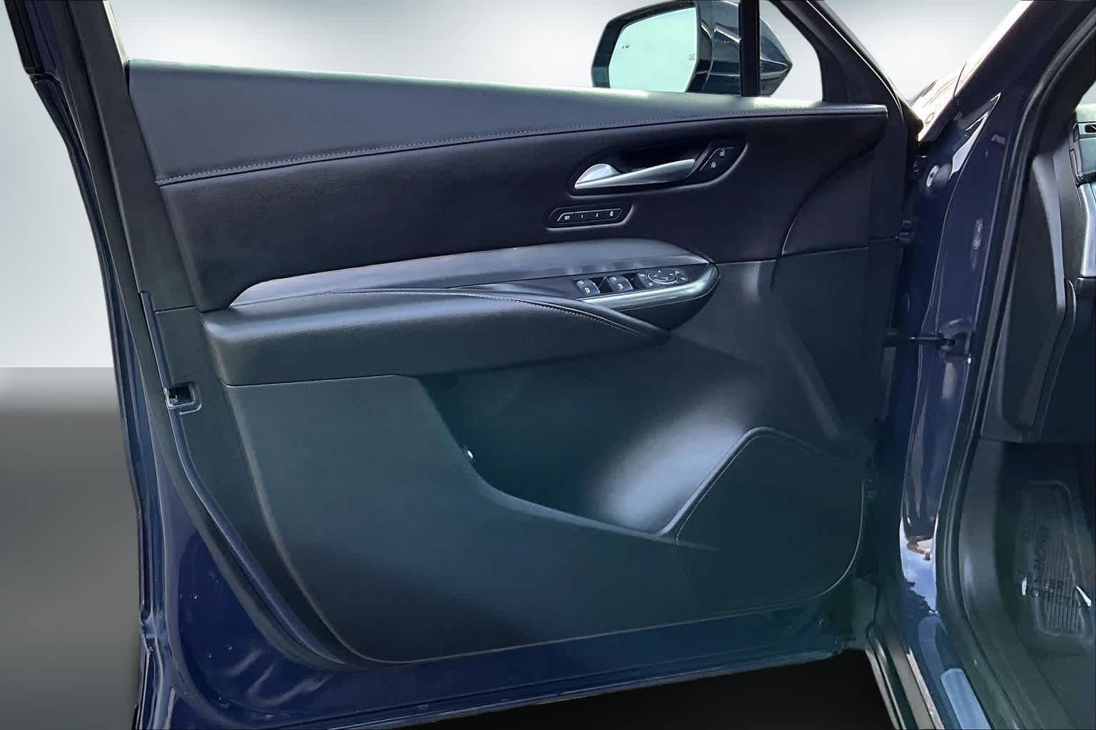 Thumbnail: 2024 Cadillac XT4 - 25