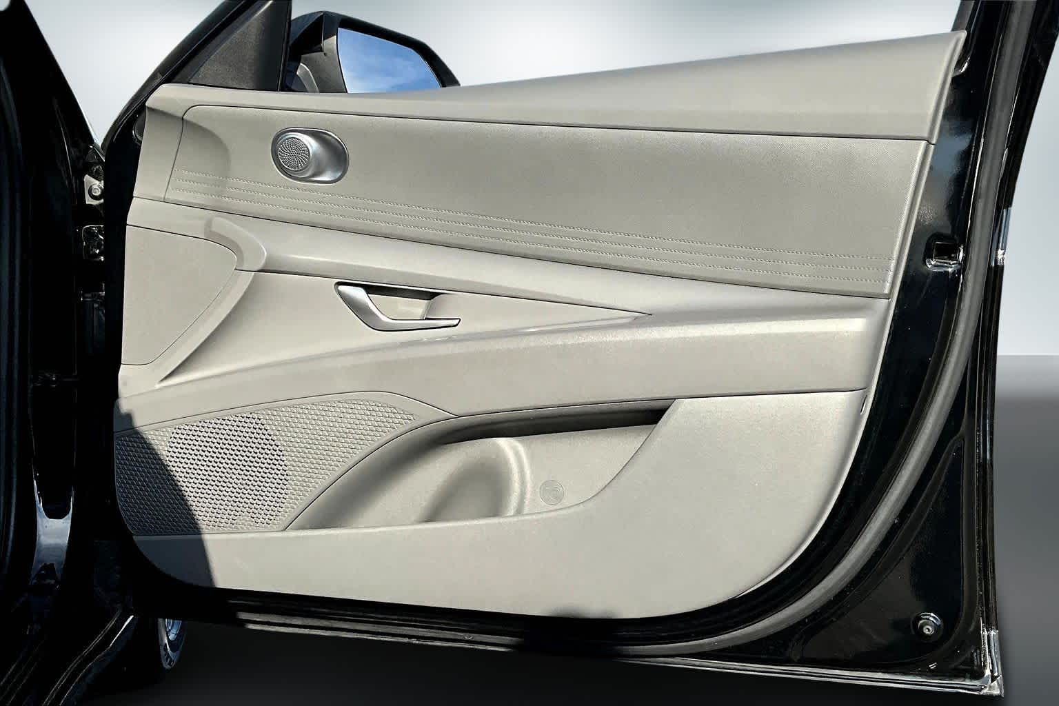 Thumbnail: 2024 Hyundai Elantra - 28