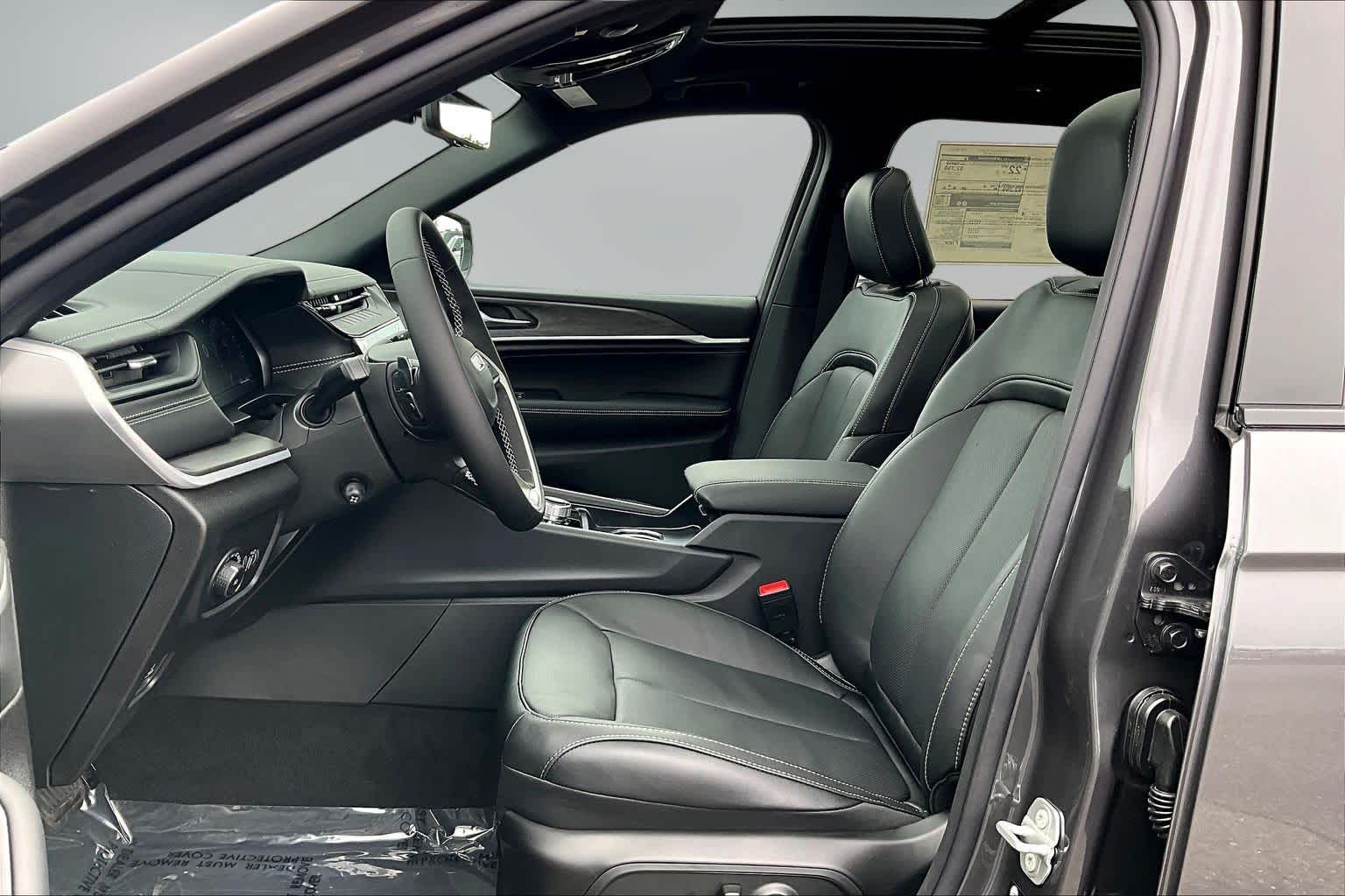 Thumbnail: 2026 Jeep Grand Cherokee - 11