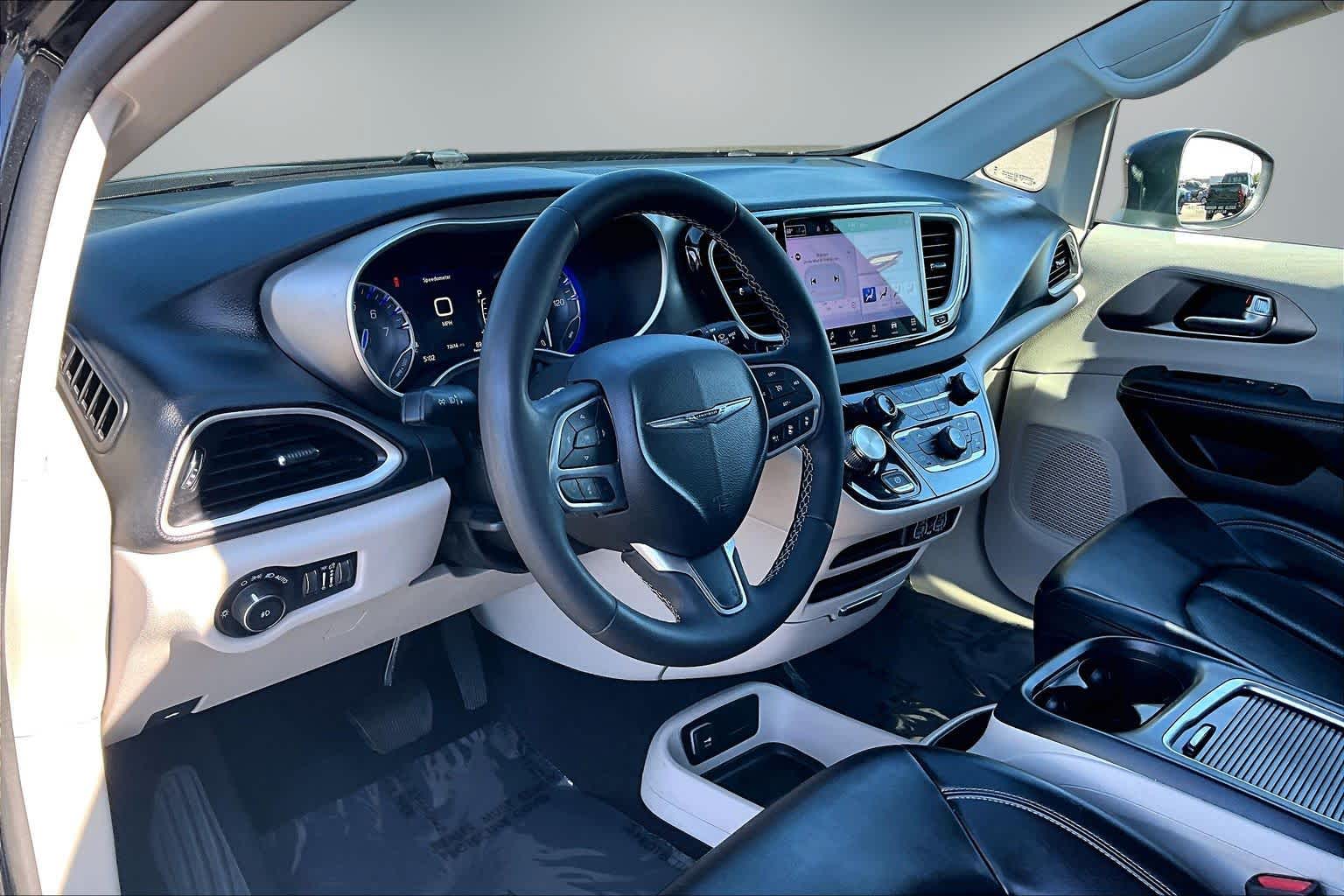 Thumbnail: 2023 Chrysler Pacifica - 2