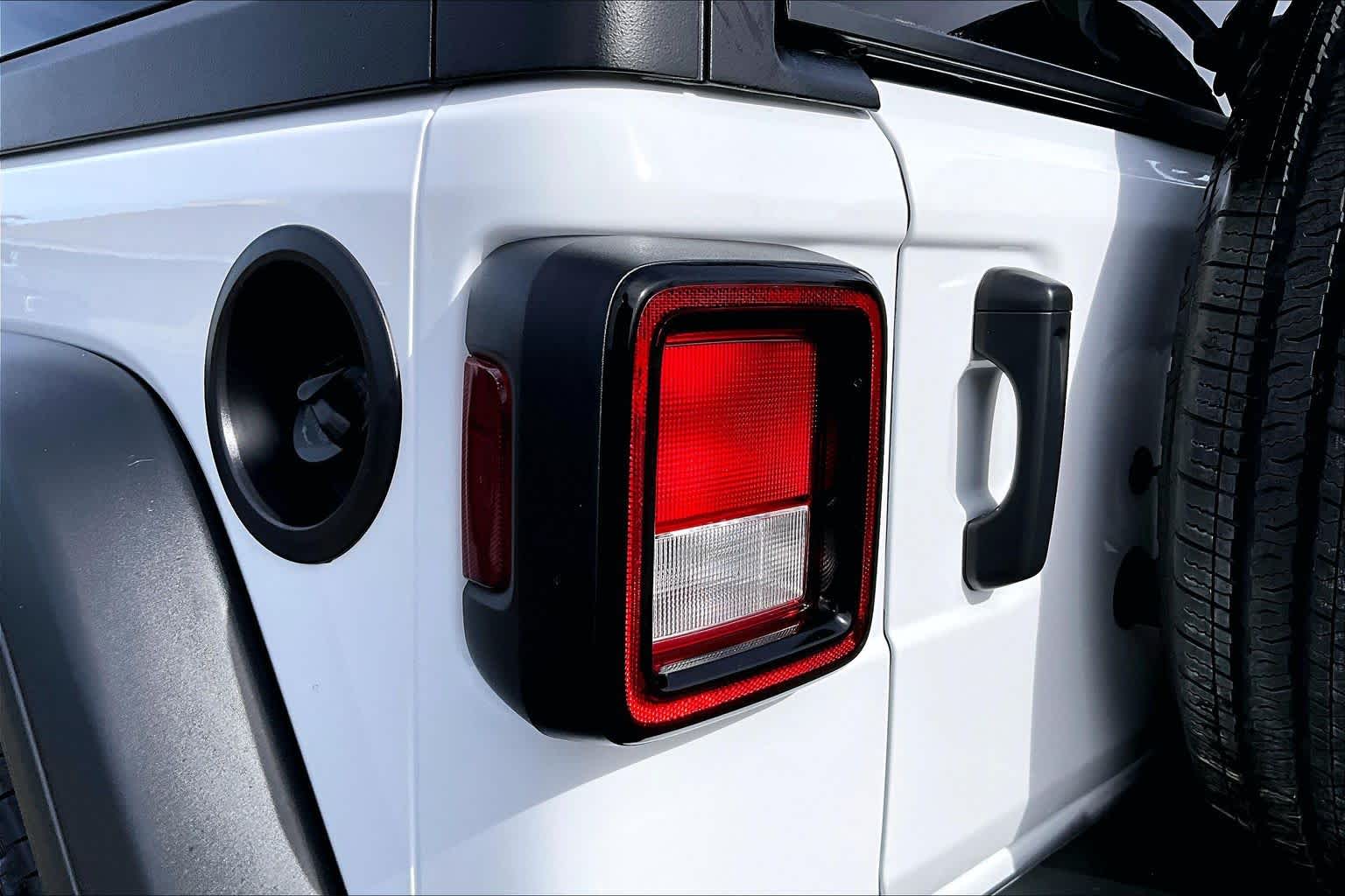 Thumbnail: 2024 Jeep Wrangler - 32