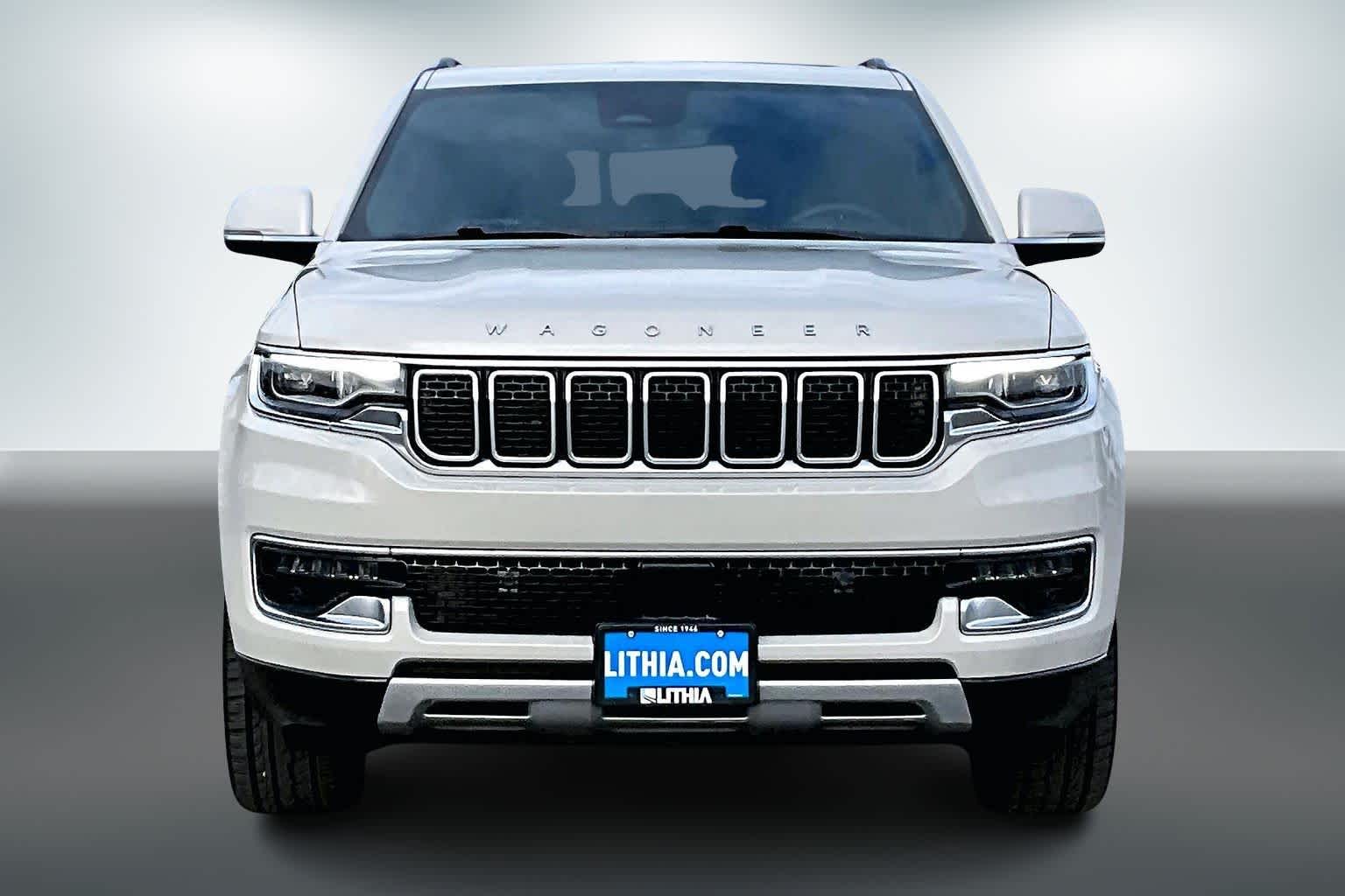 Thumbnail: 2022 Jeep Wagoneer - 6