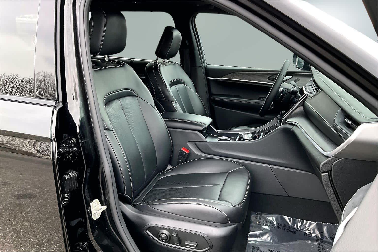 Thumbnail: 2024 Jeep Grand Cherokee L - 13