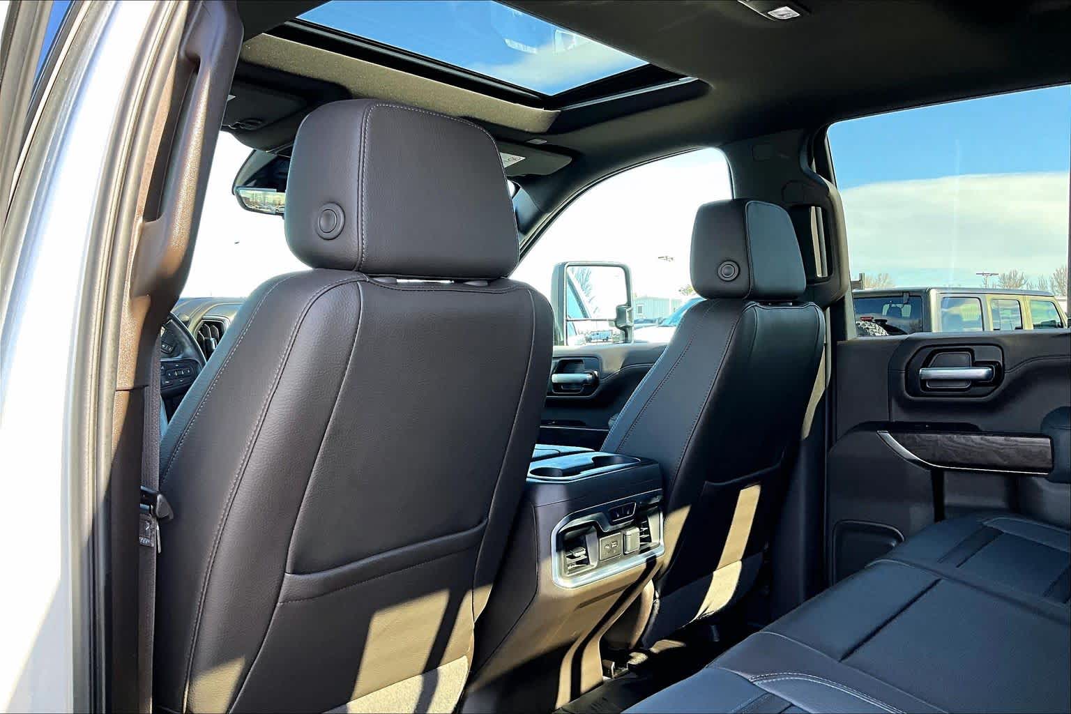 Thumbnail: 2020 GMC Sierra 3500 - 12