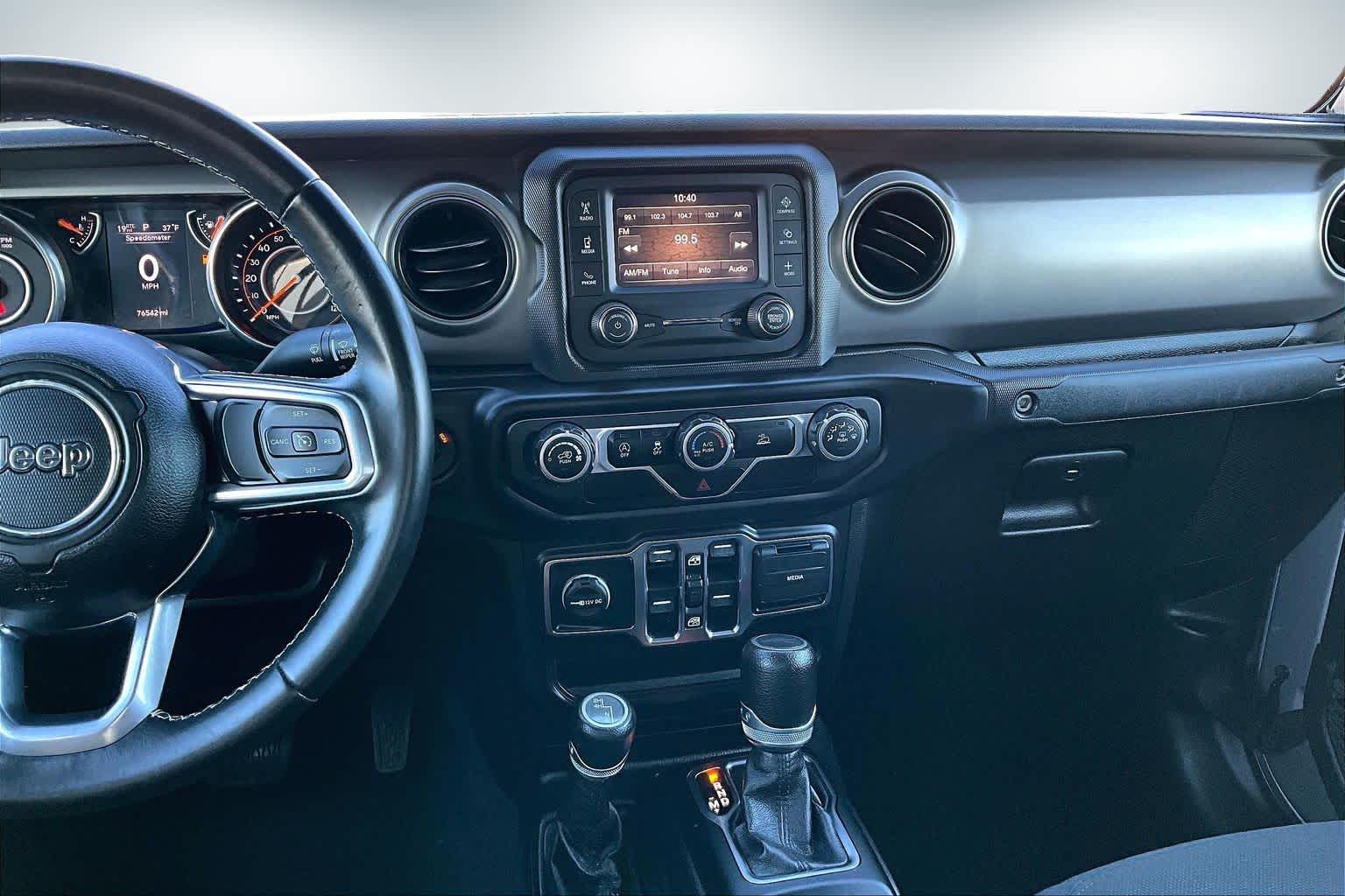 Thumbnail: 2020 Jeep Gladiator - 15