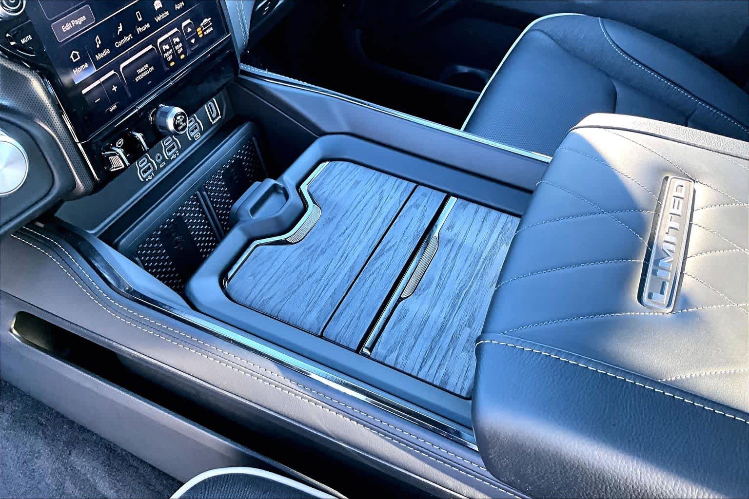 Thumbnail: 2026 RAM 1500 - 17