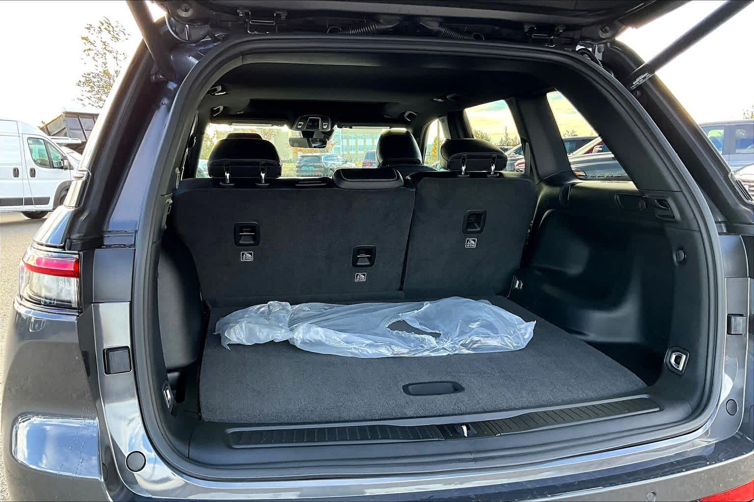 Thumbnail: 2025 Jeep Grand Cherokee - 19