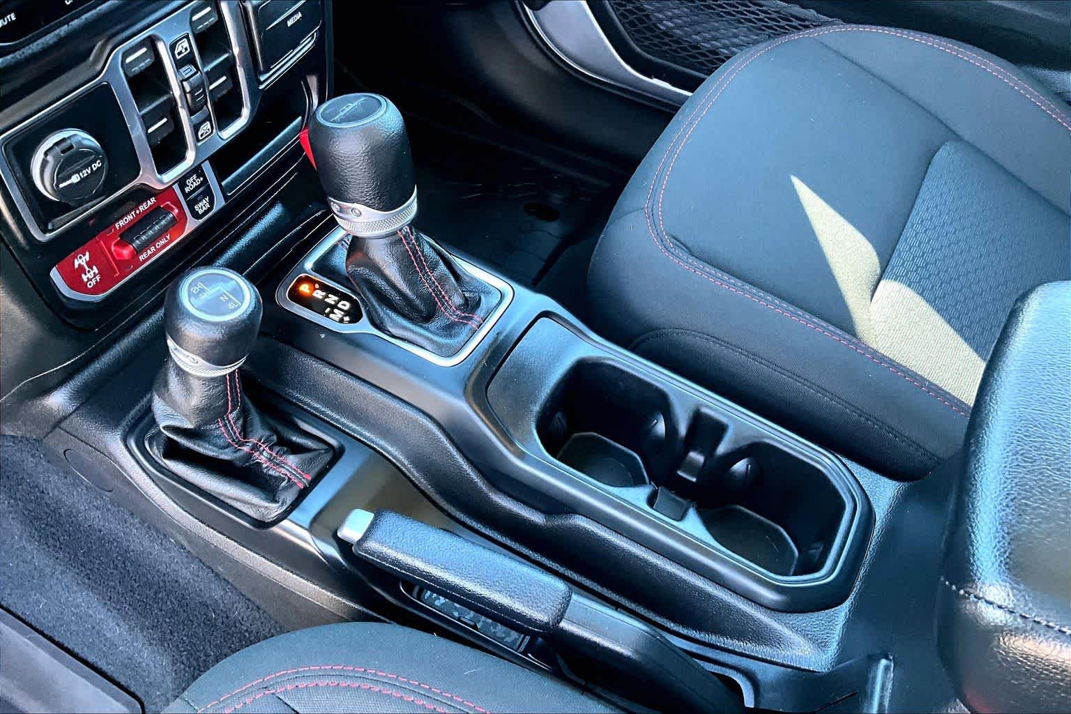 Thumbnail: 2022 Jeep Gladiator - 16