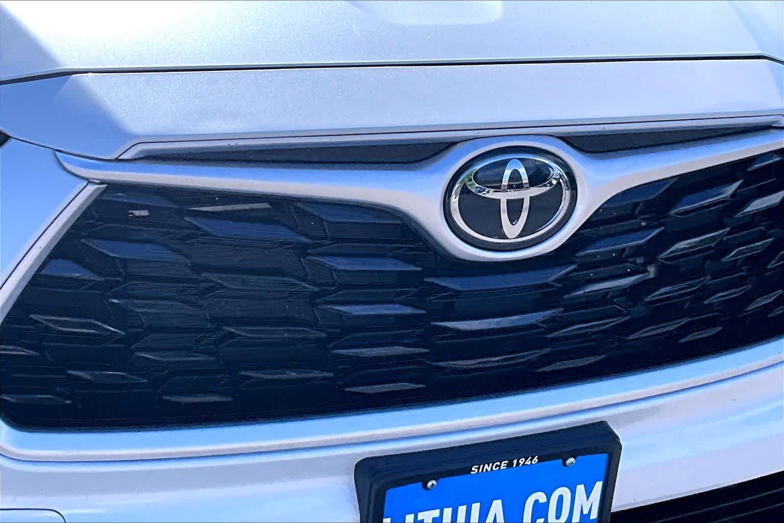 Thumbnail: 2022 Toyota Highlander - 34