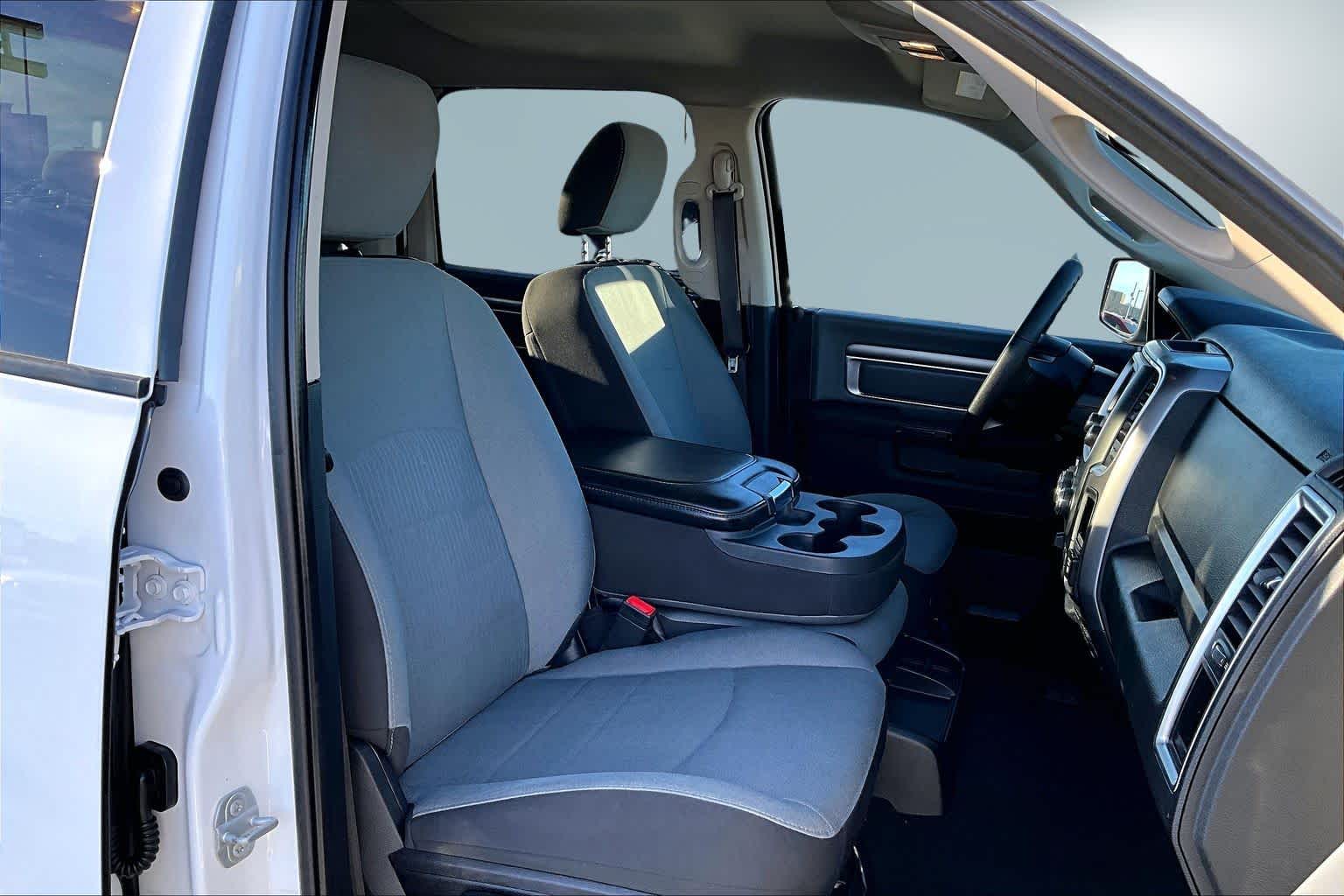 Thumbnail: 2022 RAM 1500 Classic - 13