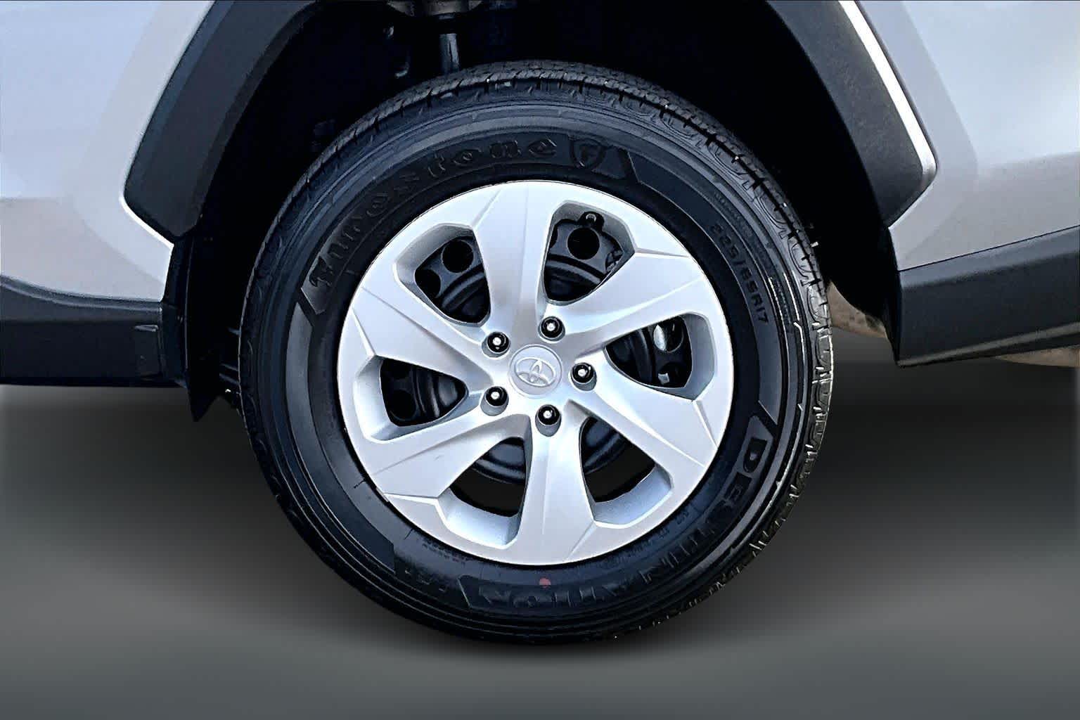 Thumbnail: 2025 Toyota RAV4 - 35