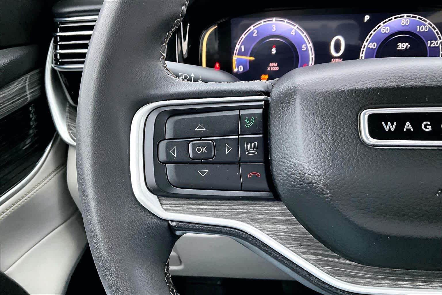 Thumbnail: 2022 Jeep Wagoneer - 24