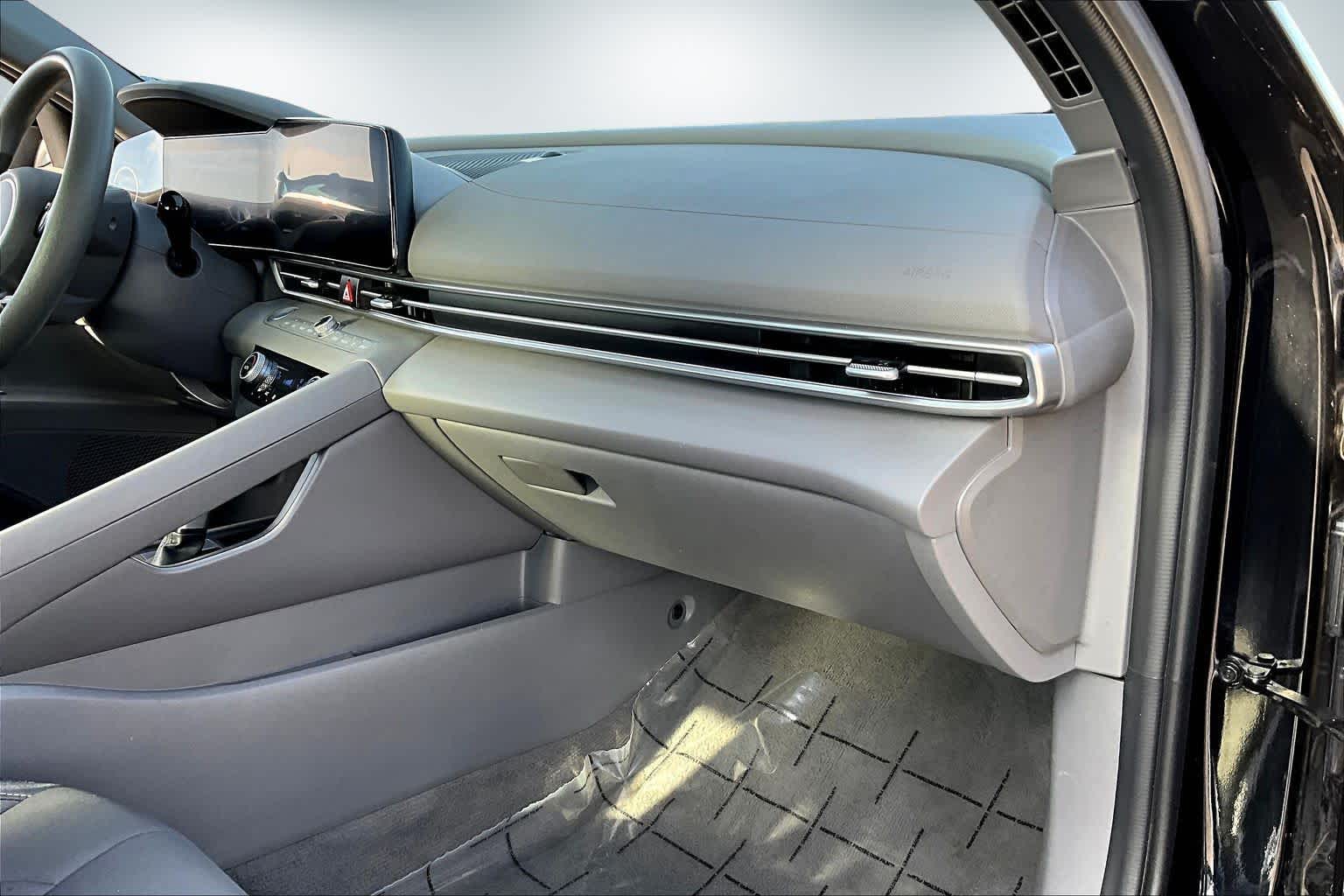 Thumbnail: 2024 Hyundai Elantra - 23