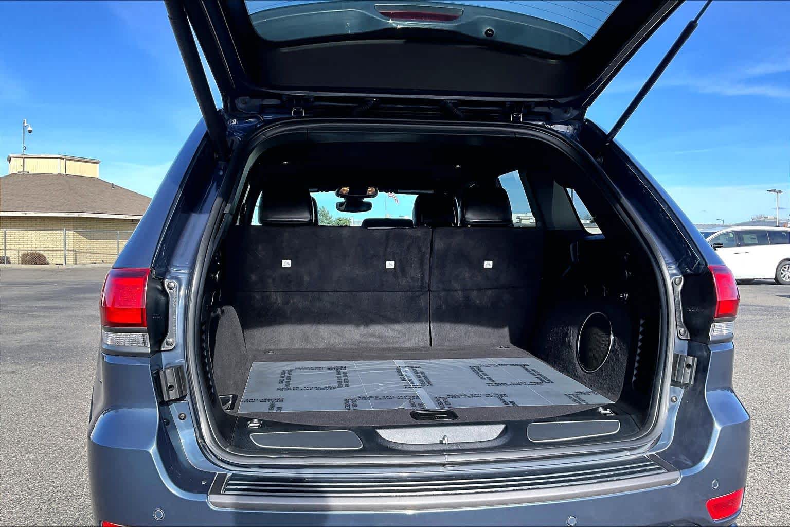 Thumbnail: 2020 Jeep Grand Cherokee - 18