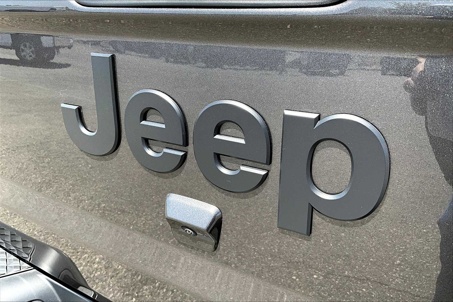 Thumbnail: 2025 Jeep Gladiator - 7